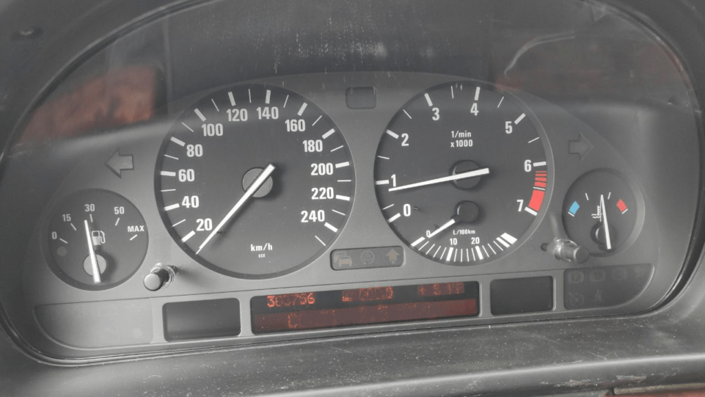  impressie van ons kapotte dashboard